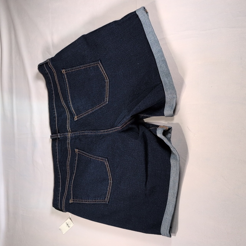Old Navy Mid-Rise Dark Wash Denim Jean Shorts Size 16 - Picture 9 of 9